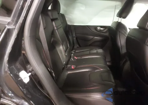 2019 Jeep Cherokee Trailhawk 4X4 z USA, uszkodzony, nr VIN 1C4PJMBX1KD115148